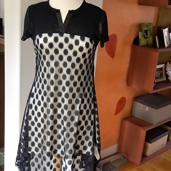 Black and ivory top/dress by clotheshead - Picture 1 of 7